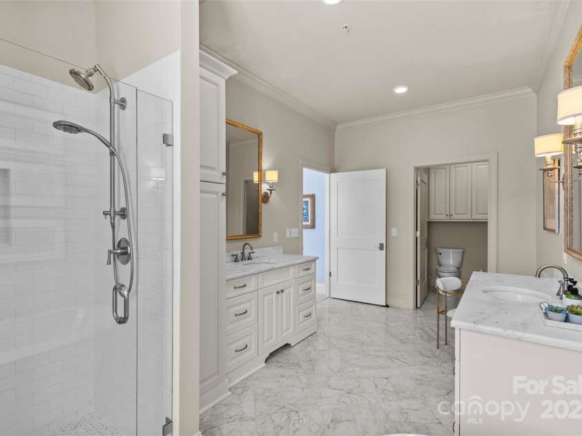 2251 Selwyn Avenue, Charlotte, NC 28207.  MLS# CAR4227774, YatesRealty ID 9426. 