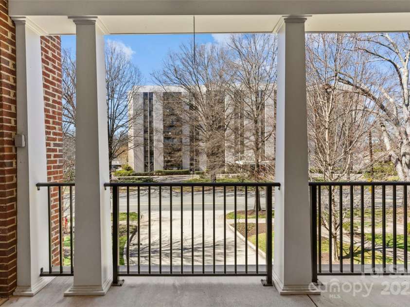 2251 Selwyn Avenue, Charlotte, NC 28207.  MLS# CAR4227774, YatesRealty ID 9426. 