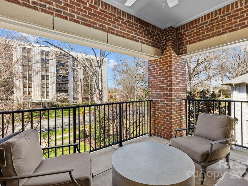 2251 Selwyn Avenue, Charlotte, NC 28207.  MLS# CAR4227774, YatesRealty ID 9426. 