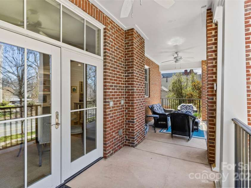2251 Selwyn Avenue, Charlotte, NC 28207.  MLS# CAR4227774, YatesRealty ID 9426. 