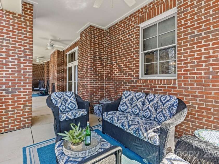 2251 Selwyn Avenue, Charlotte, NC 28207.  MLS# CAR4227774, YatesRealty ID 9426. 