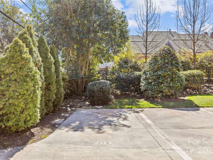 2251 Selwyn Avenue, Charlotte, NC 28207.  MLS# CAR4227774, YatesRealty ID 9426. 