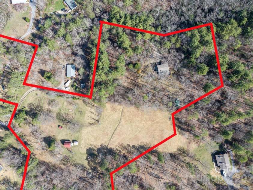 14 Woods Drive, Fairview, NC 28730.  MLS# CAR4223729, YatesRealty ID 9429. Approximate property lines.