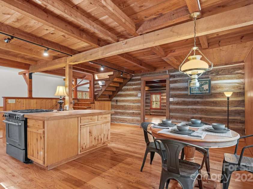 14 Woods Drive, Fairview, NC 28730.  MLS# CAR4223729, YatesRealty ID 9429. Kitchen with bay window.