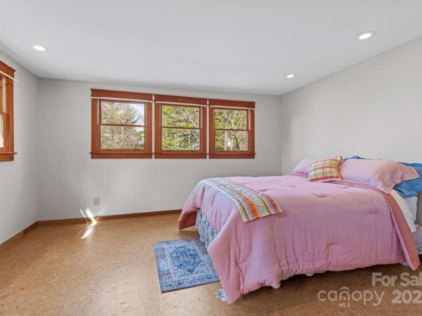 14 Woods Drive, Fairview, NC 28730.  MLS# CAR4223729, YatesRealty ID 9429. Primary suite with wonderful views.