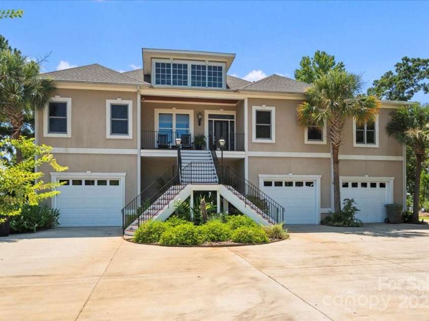 2429 Singleton Point, Liberty Hill, SC 29074.  MLS# CAR4297932, YatesRealty ID 9429. 