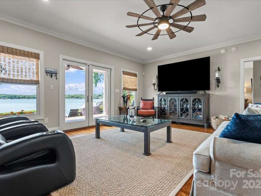 2429 Singleton Point, Liberty Hill, SC 29074.  MLS# CAR4297932, YatesRealty ID 9429. 