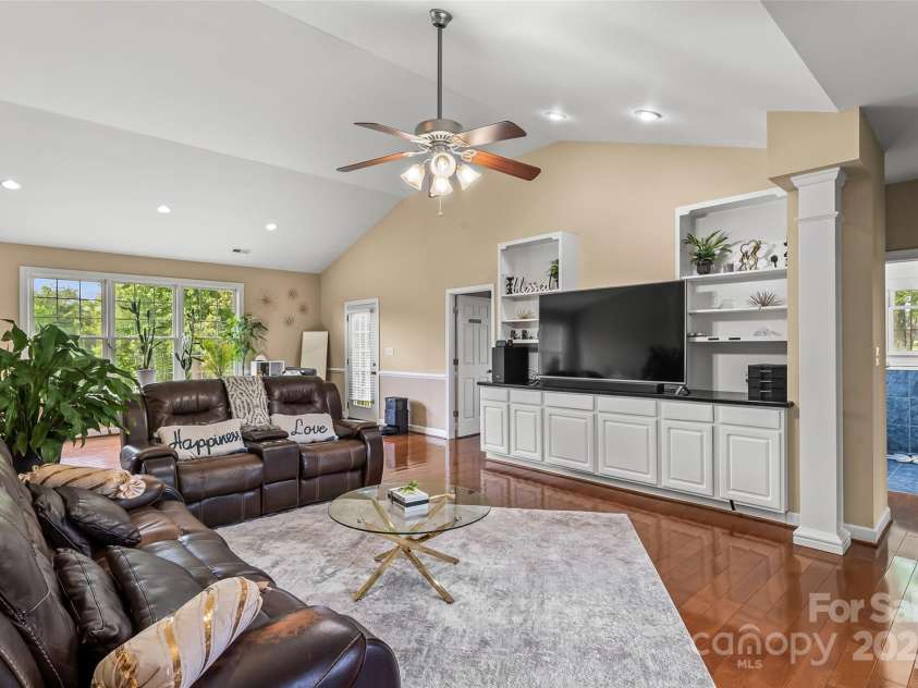 1825 Smyre Farm Road, Newton, NC 28658.  MLS# CAR4258103, YatesRealty ID 943. 