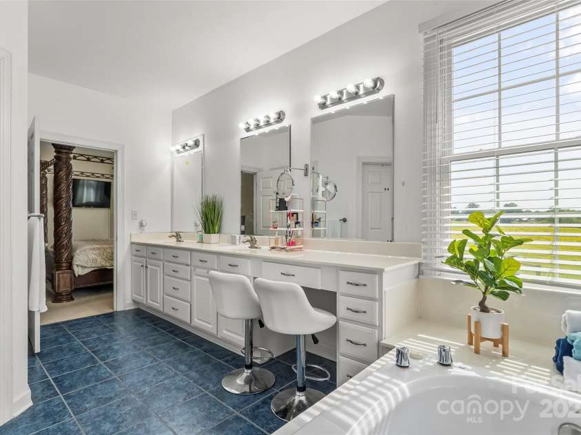 1825 Smyre Farm Road, Newton, NC 28658.  MLS# CAR4258103, YatesRealty ID 943. 