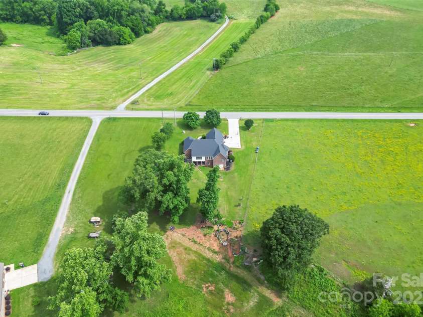 1825 Smyre Farm Road, Newton, NC 28658.  MLS# CAR4258103, YatesRealty ID 943. 