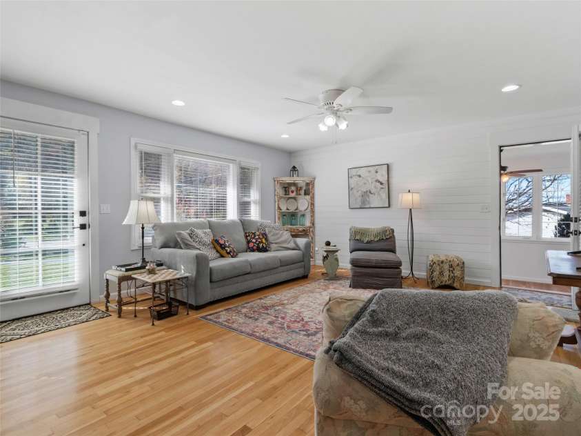 55 Cataberry Lane, Burnsville, NC 28714.  MLS# CAR4319951, YatesRealty ID 943. 