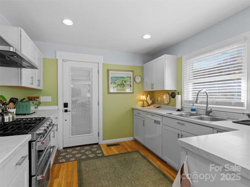 55 Cataberry Lane, Burnsville, NC 28714.  MLS# CAR4319951, YatesRealty ID 943. 