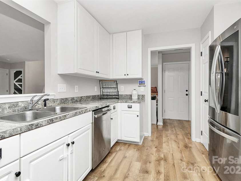 13930 Thompson Road, Mint Hill, NC 28227.  MLS# CAR4232269, YatesRealty ID 9430. Gorgeous flooring