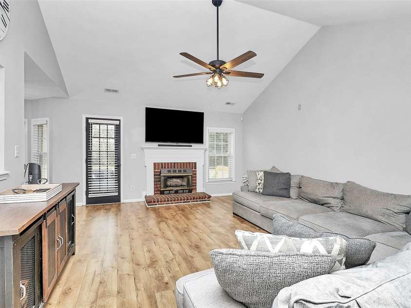 13930 Thompson Road, Mint Hill, NC 28227.  MLS# CAR4232269, YatesRealty ID 9430. Plenty of natural light flowing in