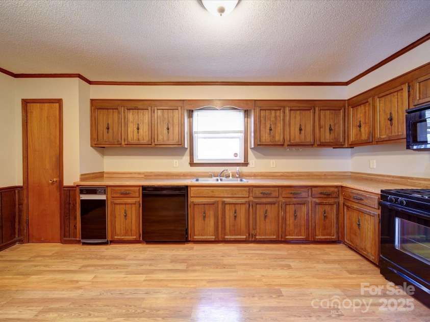 4401 Coachwood Lane, Gastonia, NC 28056.  MLS# CAR4234565, YatesRealty ID 9432. 