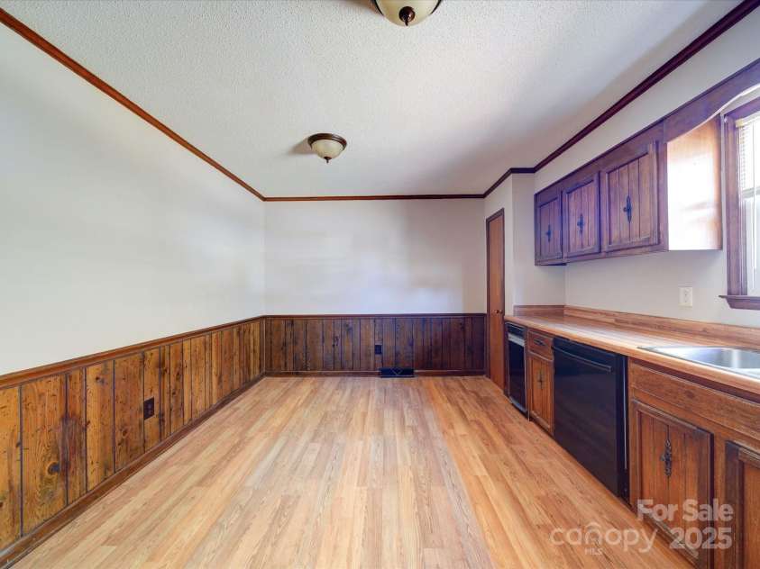4401 Coachwood Lane, Gastonia, NC 28056.  MLS# CAR4234565, YatesRealty ID 9432. 