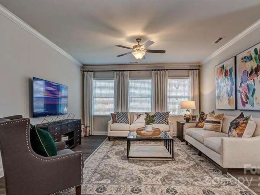 4505 Grove Manor Drive, Waxhaw, NC 28173.  MLS# CAR4303200, YatesRealty ID 9432. Great Room