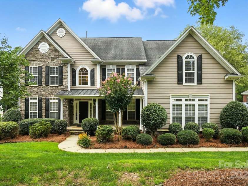 208 Woodwinds Drive, Mount Holly, NC 28120.  MLS# CAR4288550, YatesRealty ID 9433. 