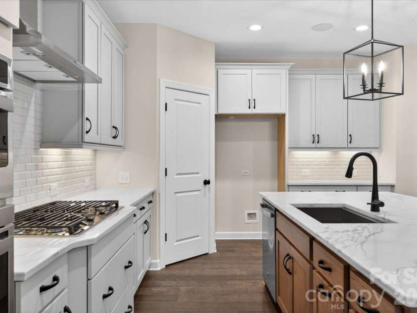 11020 Tyler Brook Lane, Mint Hill, NC 28227.  MLS# CAR4223643, YatesRealty ID 9434. Kitchen