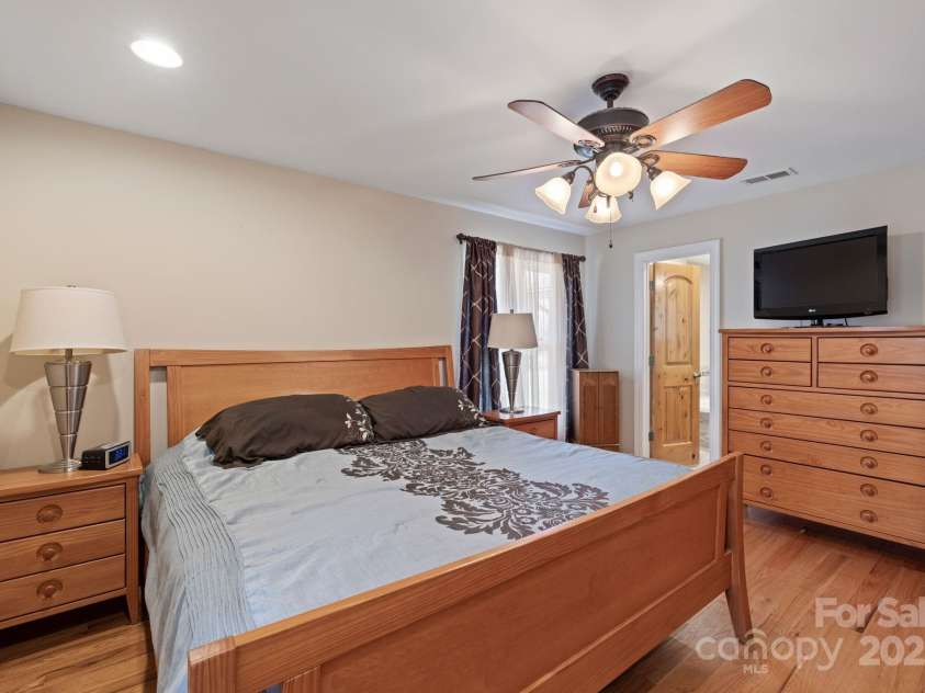 8194 Mallard Road, Denver, NC 28037.  MLS# CAR4241110, YatesRealty ID 9434. First Bedroom