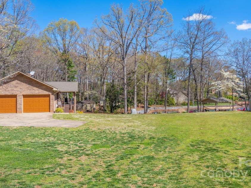 8194 Mallard Road, Denver, NC 28037.  MLS# CAR4241110, YatesRealty ID 9434. Right Side Elevation (Lot Size)