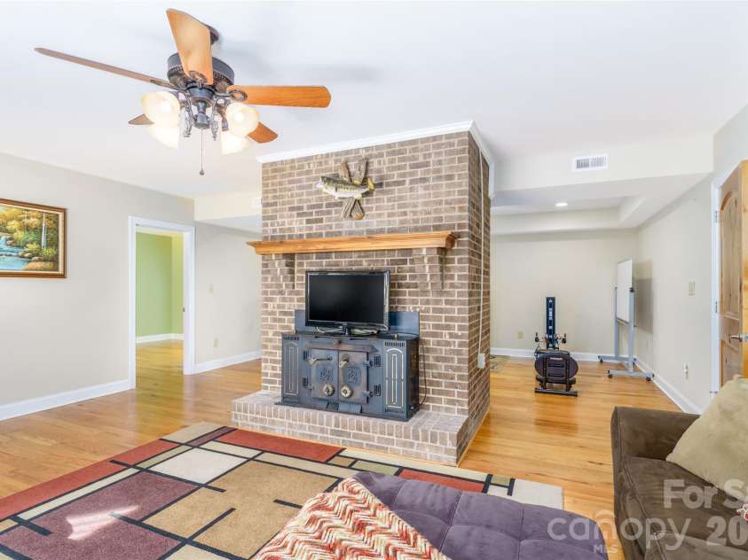 8194 Mallard Road, Denver, NC 28037.  MLS# CAR4337437, YatesRealty ID 9434. Family Room 