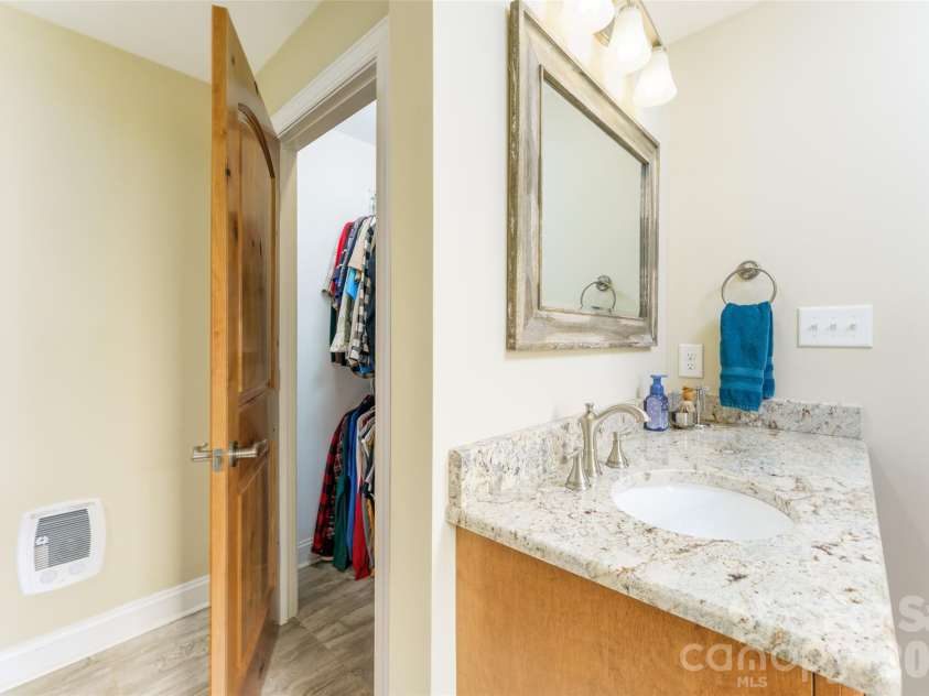 8194 Mallard Road, Denver, NC 28037.  MLS# CAR4337437, YatesRealty ID 9434. Primary Bath #1