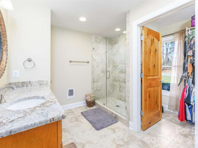 8194 Mallard Road, Denver, NC 28037.  MLS# CAR4337437, YatesRealty ID 9434. Primary Bath #2