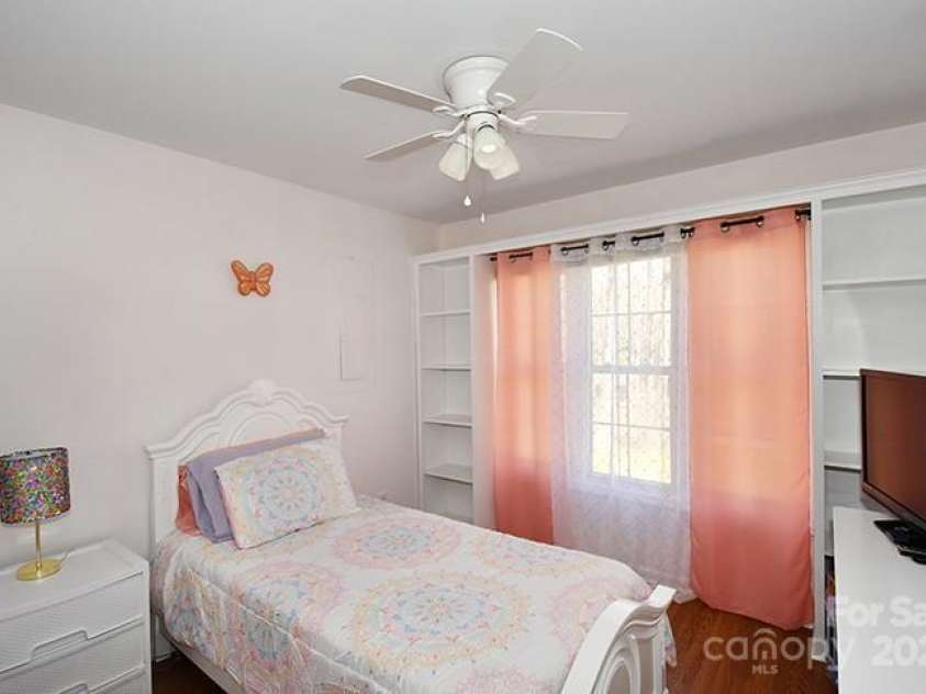 623 Roxboro Drive, Mount Gilead, NC 27306.  MLS# CAR4241281, YatesRealty ID 9435. 