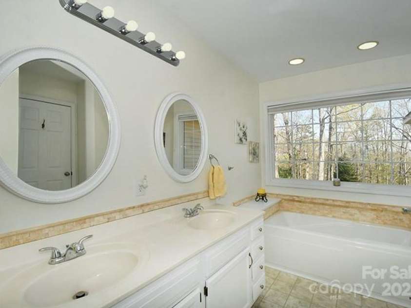 623 Roxboro Drive, Mount Gilead, NC 27306.  MLS# CAR4241281, YatesRealty ID 9435. 