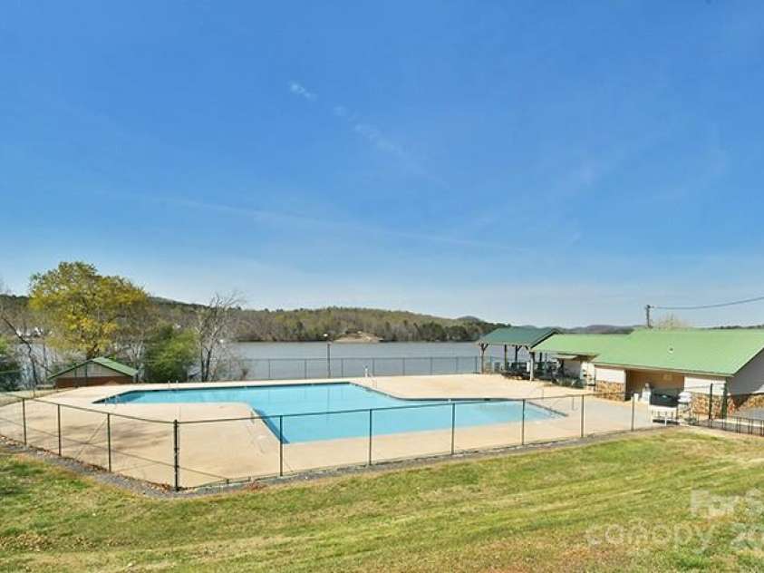 623 Roxboro Drive, Mount Gilead, NC 27306.  MLS# CAR4241281, YatesRealty ID 9435. 