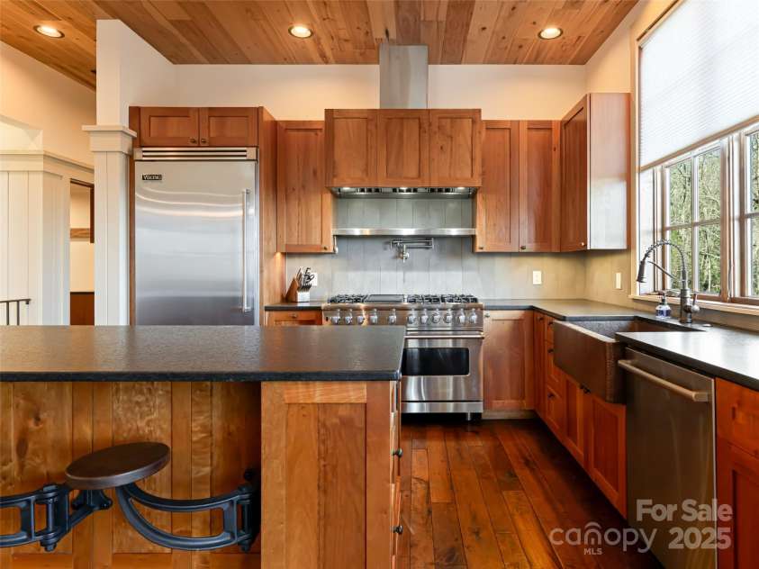 355 Doghobble Road, Lake Toxaway, NC 28747.  MLS# CAR4227971, YatesRealty ID 9436. 