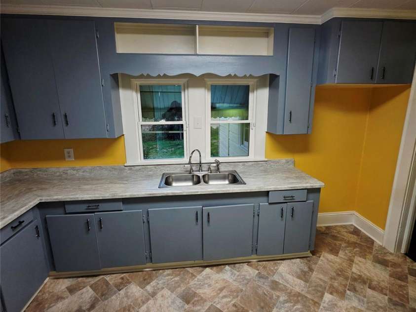 703 Buffalo Street, Shelby, NC 28150.  MLS# CAR4331617, YatesRealty ID 9437. Kitchen1