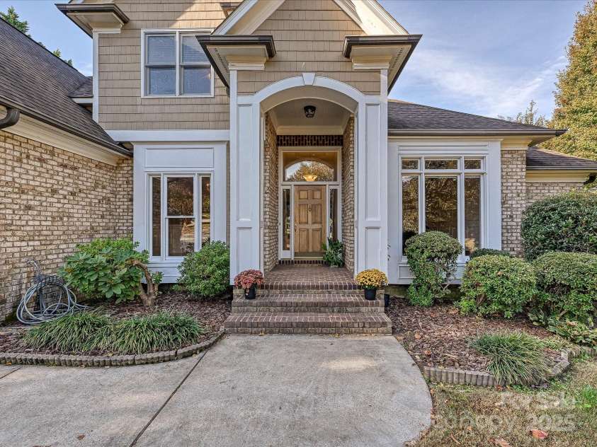 118 Broadbill Drive, Mooresville, NC 28117.  MLS# CAR4314985, YatesRealty ID 9439. Covered Entry! 