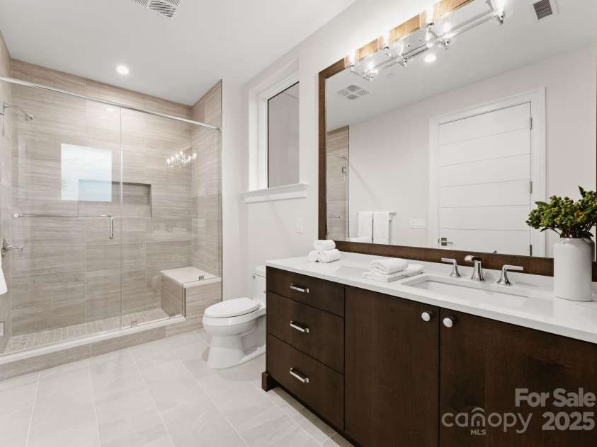 130 Cherokee Road, Charlotte, NC 28207.  MLS# CAR4125044, YatesRealty ID 944. 