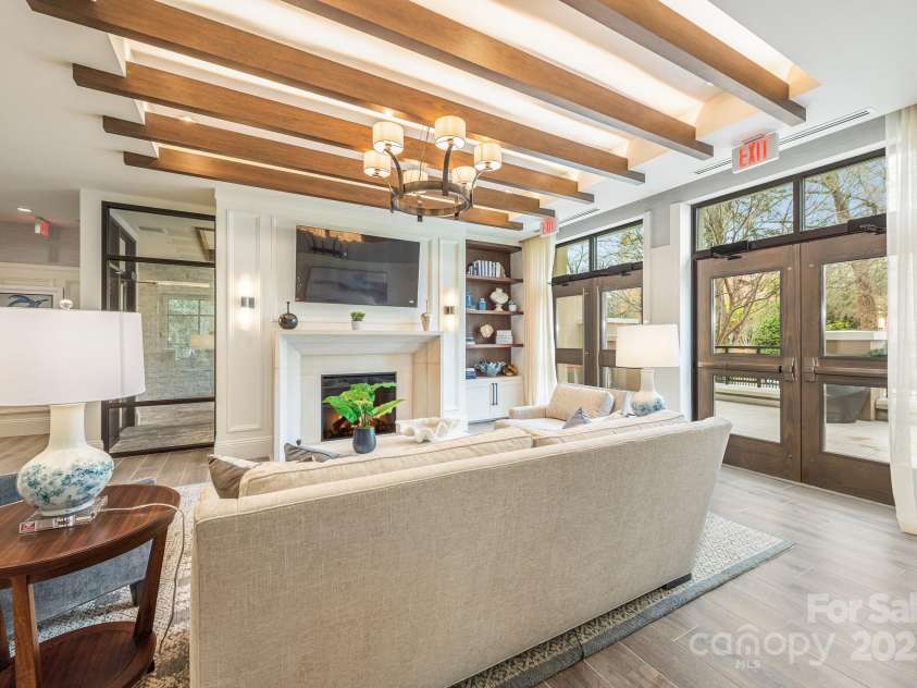 130 Cherokee Road, Charlotte, NC 28207.  MLS# CAR4125044, YatesRealty ID 944. Lobby gathering area