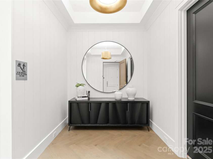 130 Cherokee Road, Charlotte, NC 28207.  MLS# CAR4214781, YatesRealty ID 944. 