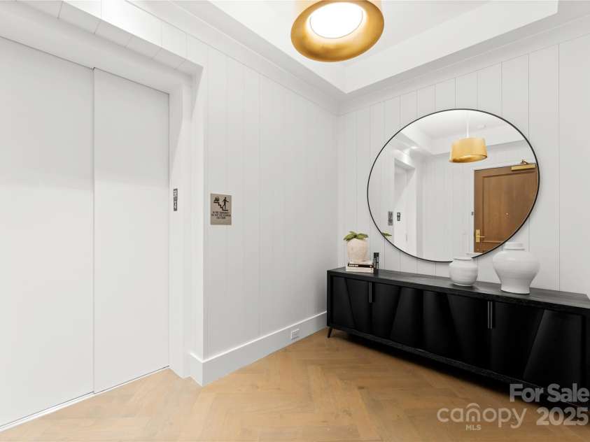 130 Cherokee Road, Charlotte, NC 28207.  MLS# CAR4214781, YatesRealty ID 944. 