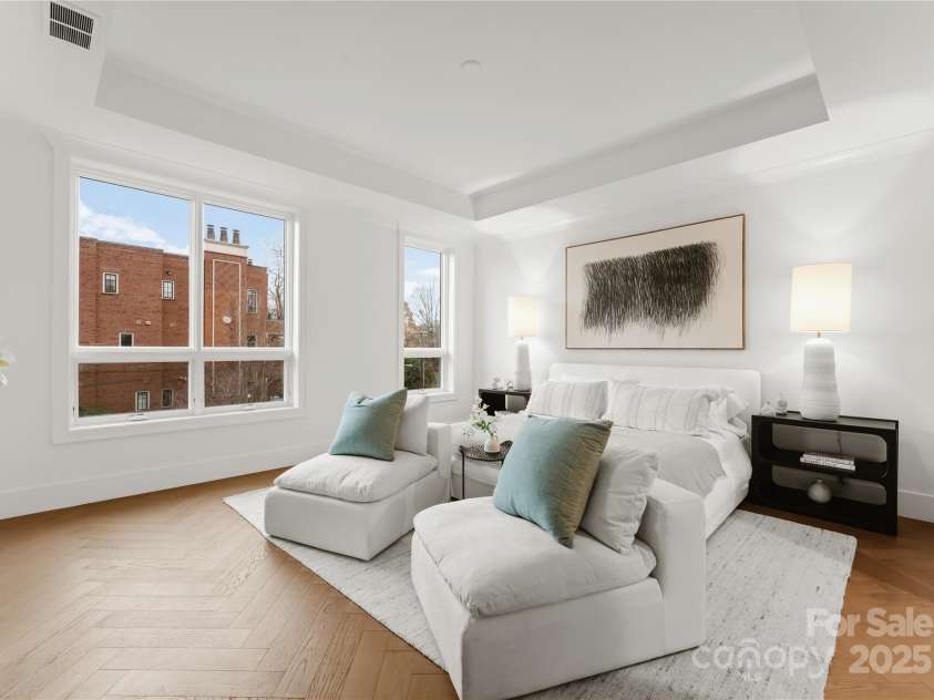 130 Cherokee Road, Charlotte, NC 28207.  MLS# CAR4214781, YatesRealty ID 944. 