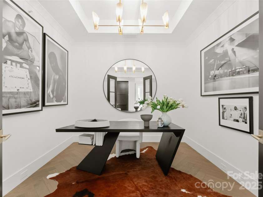 130 Cherokee Road, Charlotte, NC 28207.  MLS# CAR4214781, YatesRealty ID 944. 