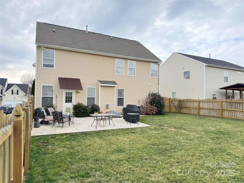 14809 Castletown House Drive, Charlotte, NC 28273.  MLS# CAR4223285, YatesRealty ID 9440. 