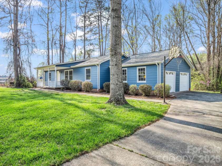347 Crestview Street, Rutherfordton, NC 28139.  MLS# CAR4363550, YatesRealty ID 9440. 