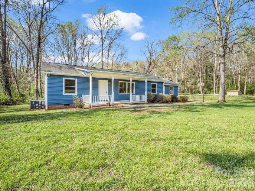 347 Crestview Street, Rutherfordton, NC 28139.  MLS# CAR4363550, YatesRealty ID 9440. 