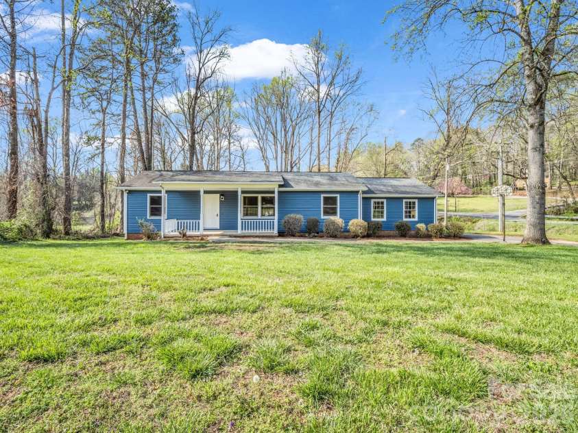 347 Crestview Street, Rutherfordton, NC 28139.  MLS# CAR4363550, YatesRealty ID 9440. 