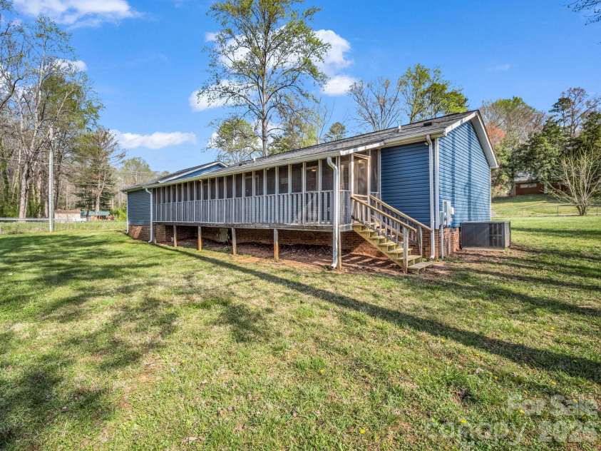 347 Crestview Street, Rutherfordton, NC 28139.  MLS# CAR4363550, YatesRealty ID 9440. 