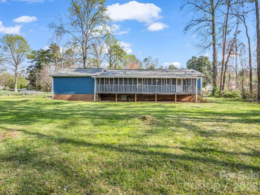 347 Crestview Street, Rutherfordton, NC 28139.  MLS# CAR4363550, YatesRealty ID 9440. 