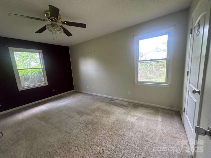 114 Southglenn Drive, Shelby, NC 28152.  MLS# CAR4251936, YatesRealty ID 9441. 