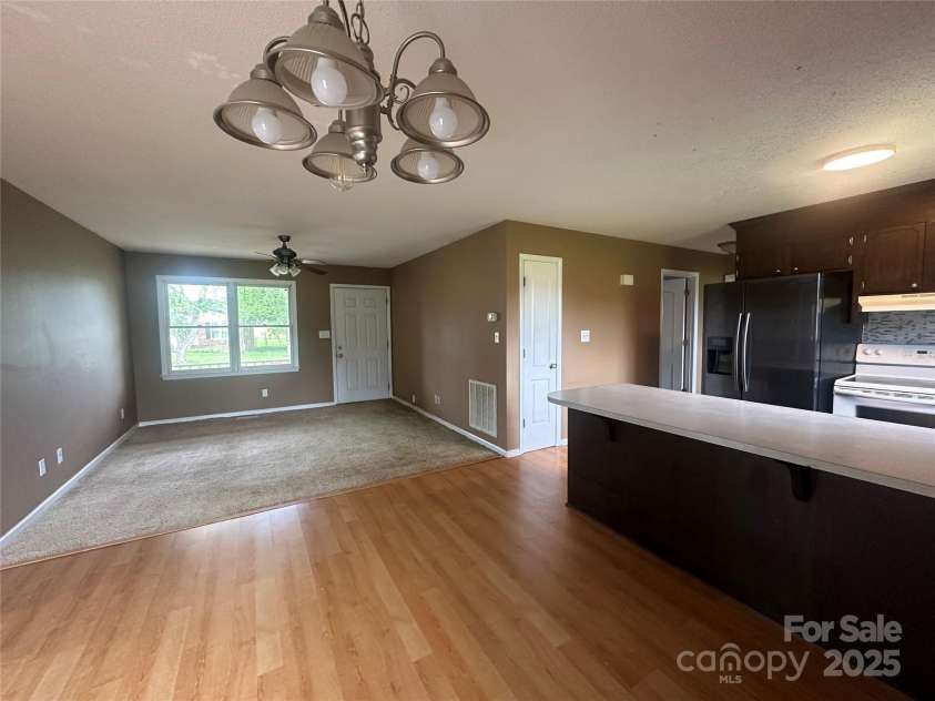 114 Southglenn Drive, Shelby, NC 28152.  MLS# CAR4251936, YatesRealty ID 9441. 