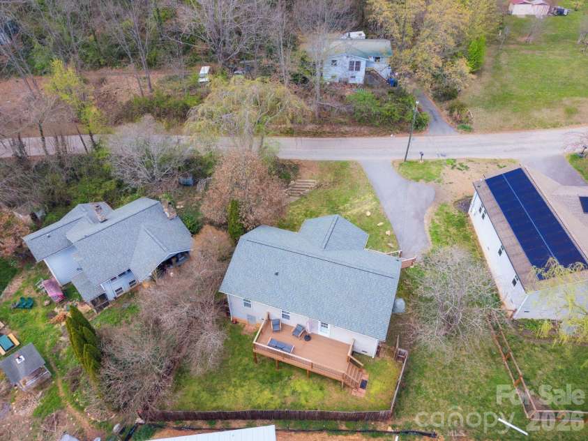 60 Huffman Road, Asheville, NC 28806.  MLS# CAR4361806, YatesRealty ID 9442. 