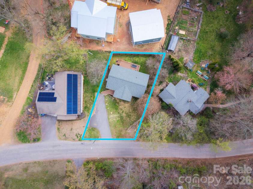 60 Huffman Road, Asheville, NC 28806.  MLS# CAR4361806, YatesRealty ID 9442. 